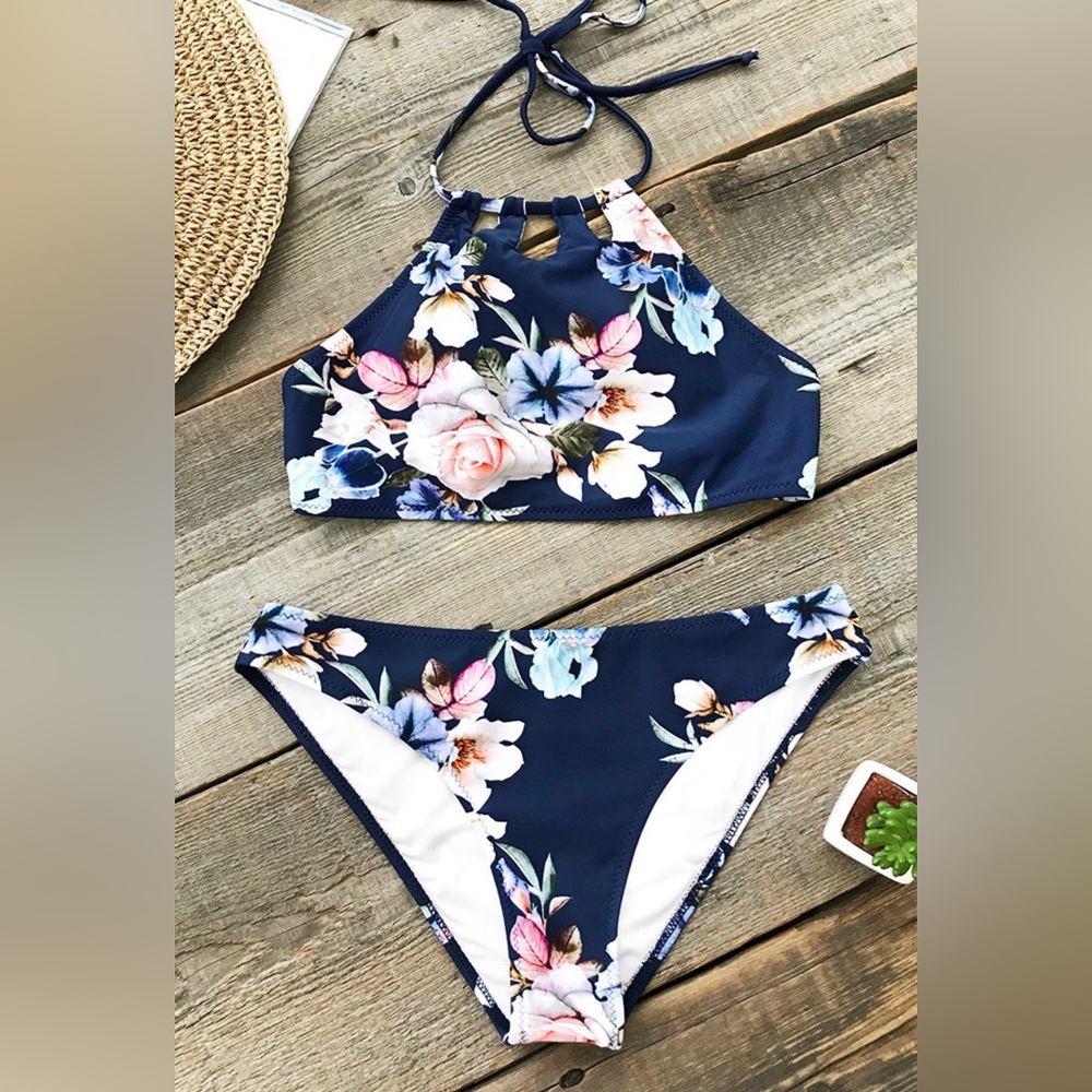 CUPSHE Navy Floral Bikini